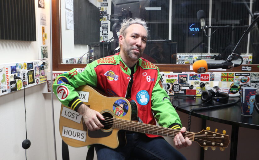 Dans sa nouvelle chanson, Lyrix Lost Hours remonte le temps